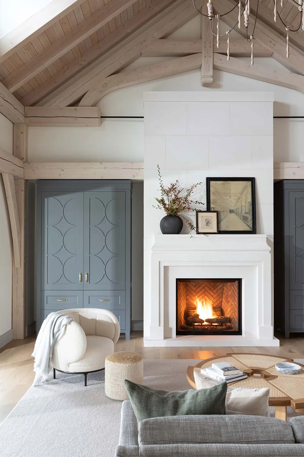 Notes de design français dans les intérieurs d'une villa au Canada - Gallery image 1