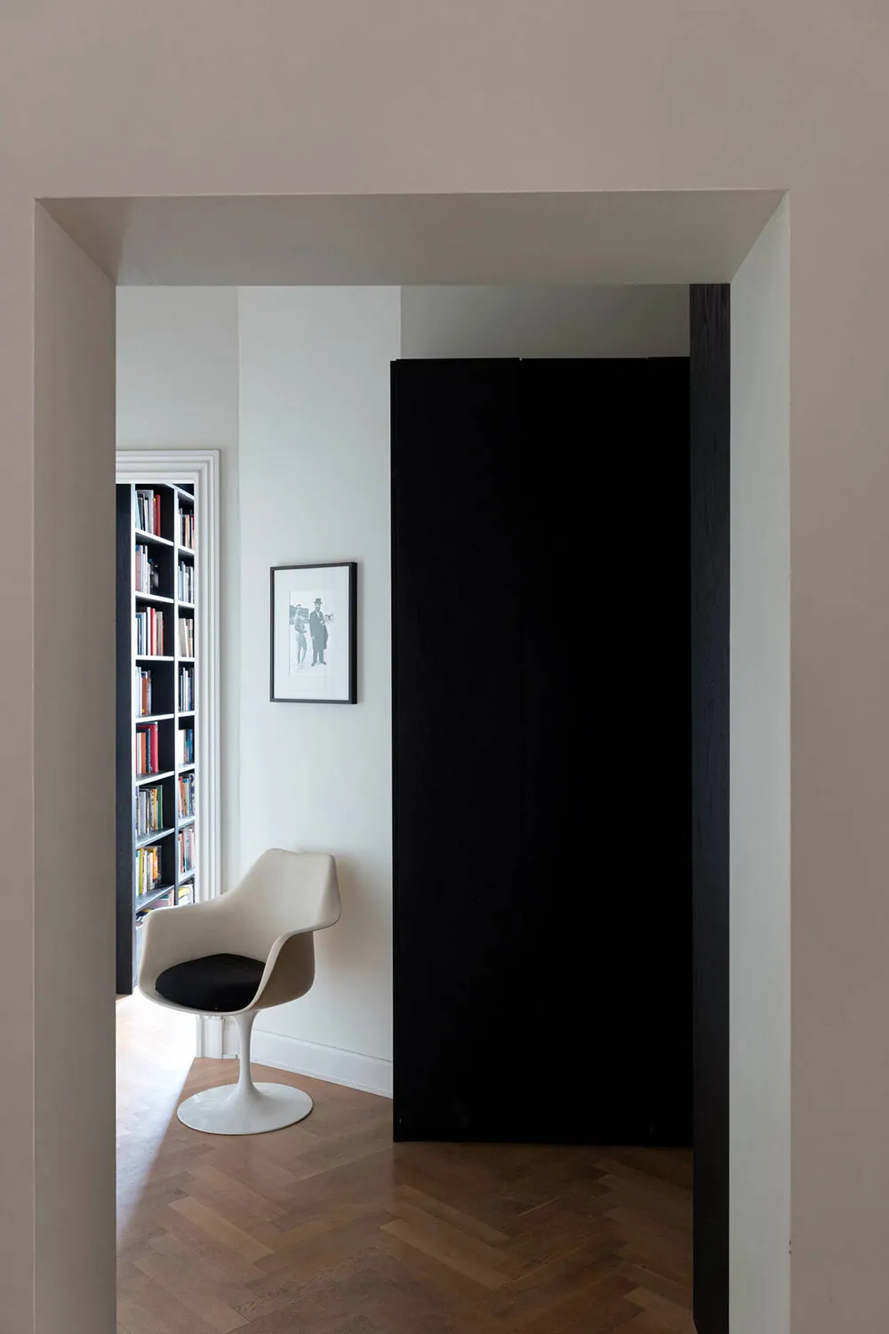 Designmöbel und modernes Kunst: Helle Wohnung in Stockholm - Gallery image 28