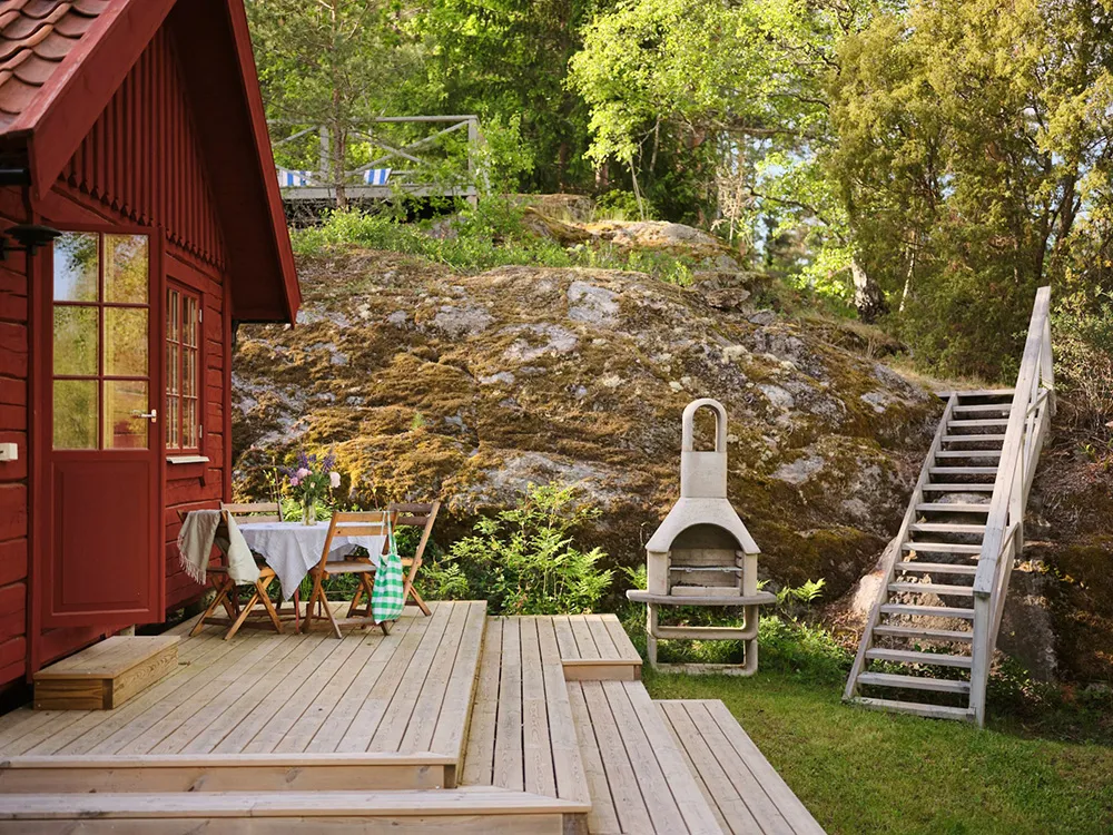 Светлые современные интерьеры старой шведской дачи - Gallery image 34