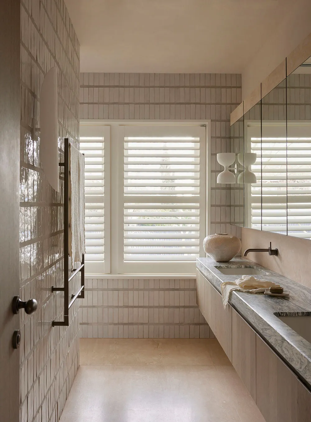 Modern House in Melbourne Built Around a Tree - Gallery image 12