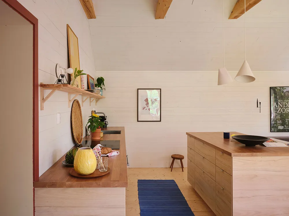 Светлые современные интерьеры старой шведской дачи - Gallery image 13