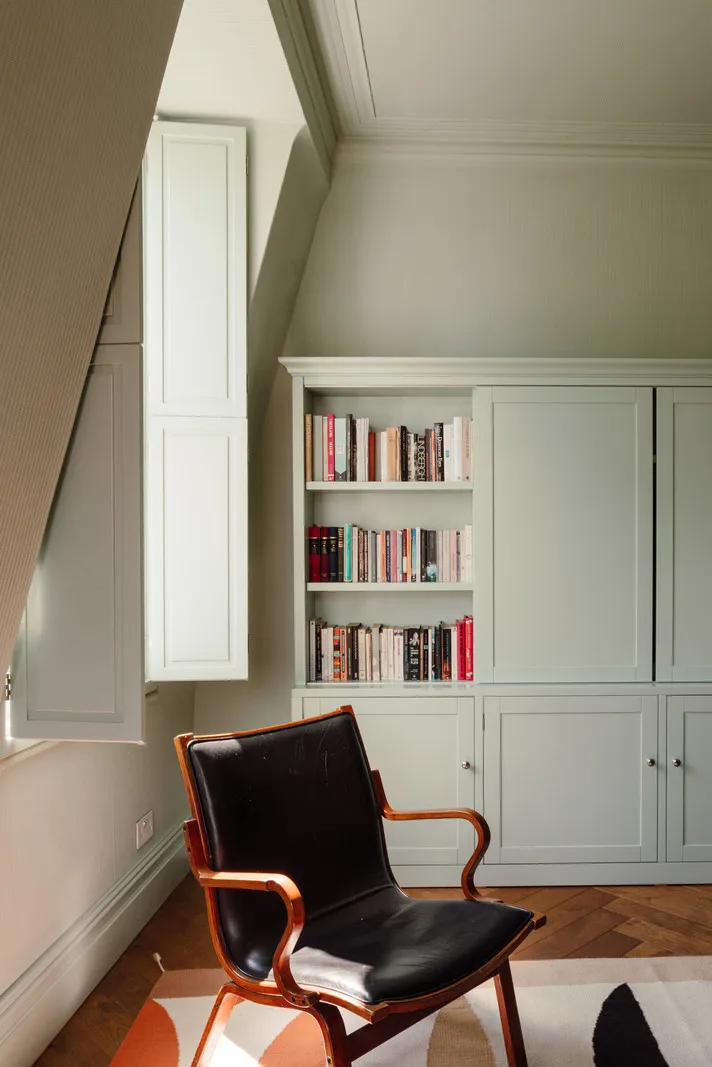 Mint Walls, Yellow Kitchen and Orange Sofa: Modern Interior in a London Townhouse - Gallery image 6