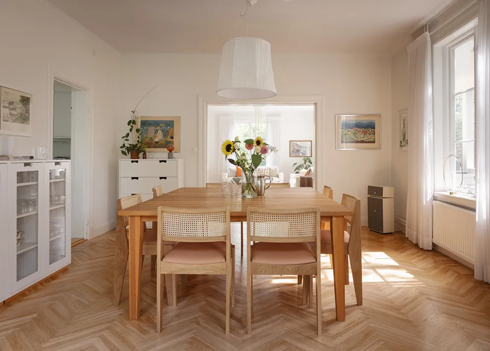 Piękny żółty domek z słończnymi wnętrzami w Szwecji - Gallery image 11