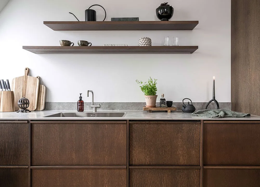 Японские мотивы в просторной мансардной квартире в Швеции - Gallery image 17