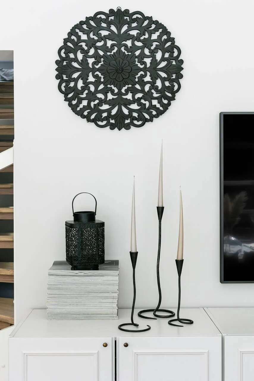 Une belle maison de campagne blanche en Suède avec des intérieurs modernes et chaleureux - Gallery image 11