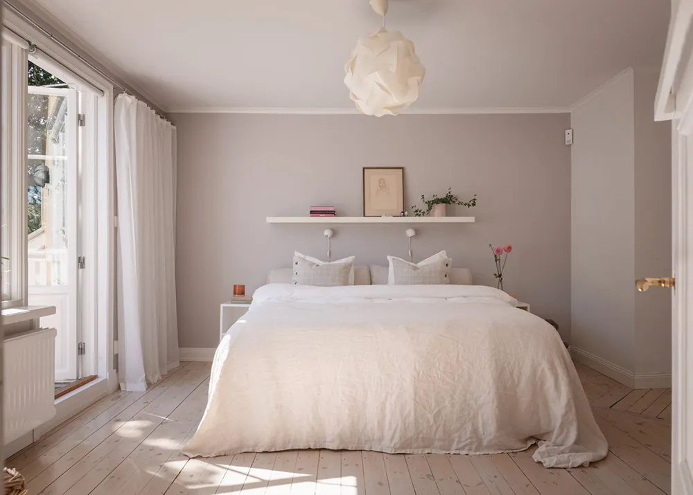 Piękny żółty domek z słończnymi wnętrzami w Szwecji - Gallery image 26