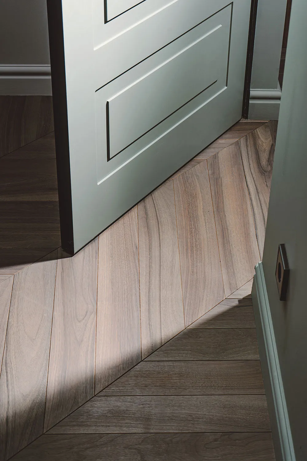 Diseños de interiores elegantes y sobrios en apartamento moderno en Kiev (76 m²) - Gallery image 14