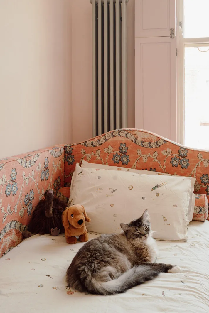 Mint Walls, Yellow Kitchen and Orange Sofa: Modern Interior in a London Townhouse - Gallery image 19