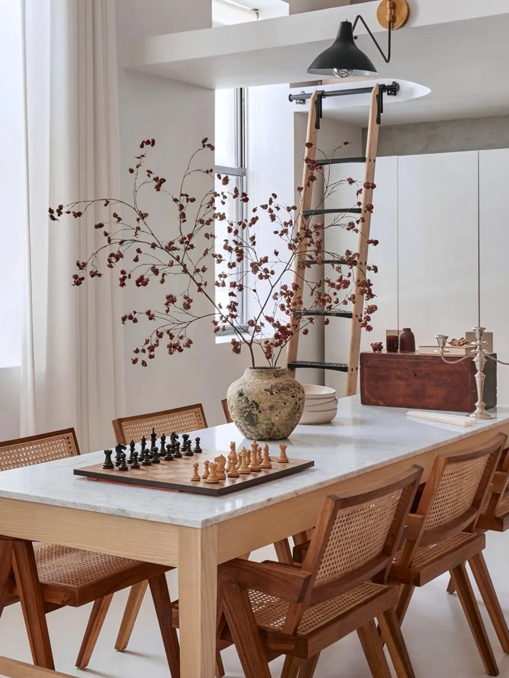 Світлий і стильний лофт у Нью-Йорку з арковими стелями та балконом - Gallery image 12