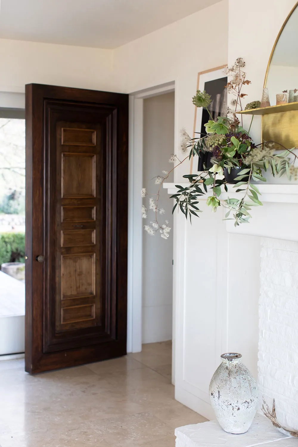 Невероятные виды на долину и спокойный натуральный дизайн: дом в Калифорнии - Gallery image 16