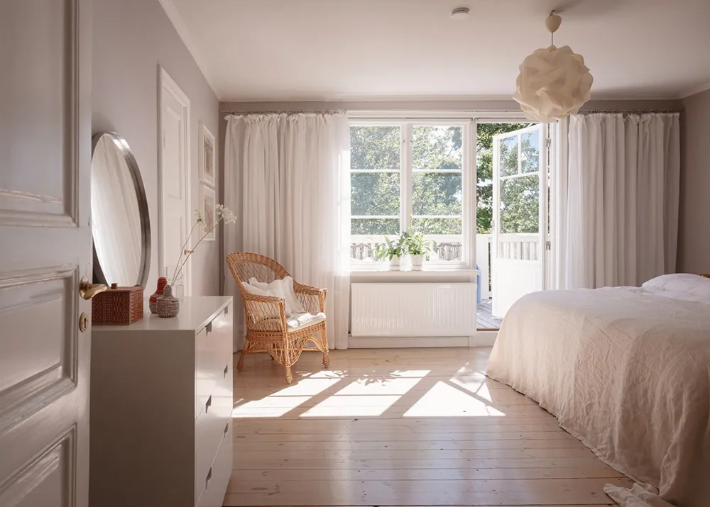 Piękny żółty domek z słończnymi wnętrzami w Szwecji - Gallery image 23