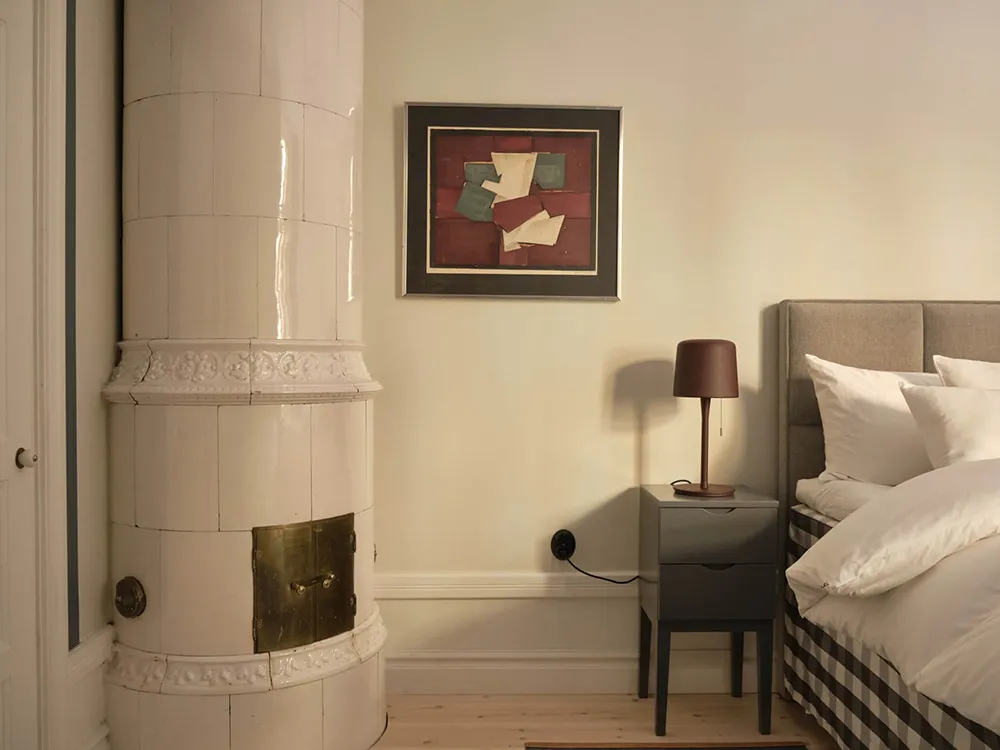 Interior escandinavo luminoso con acentos frescos (78 m²) - Gallery image 10