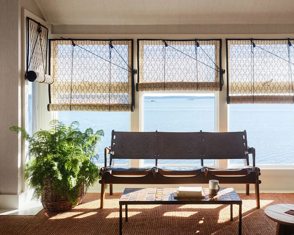 Интересный микс в декоре домика у воды в США - Gallery image 12