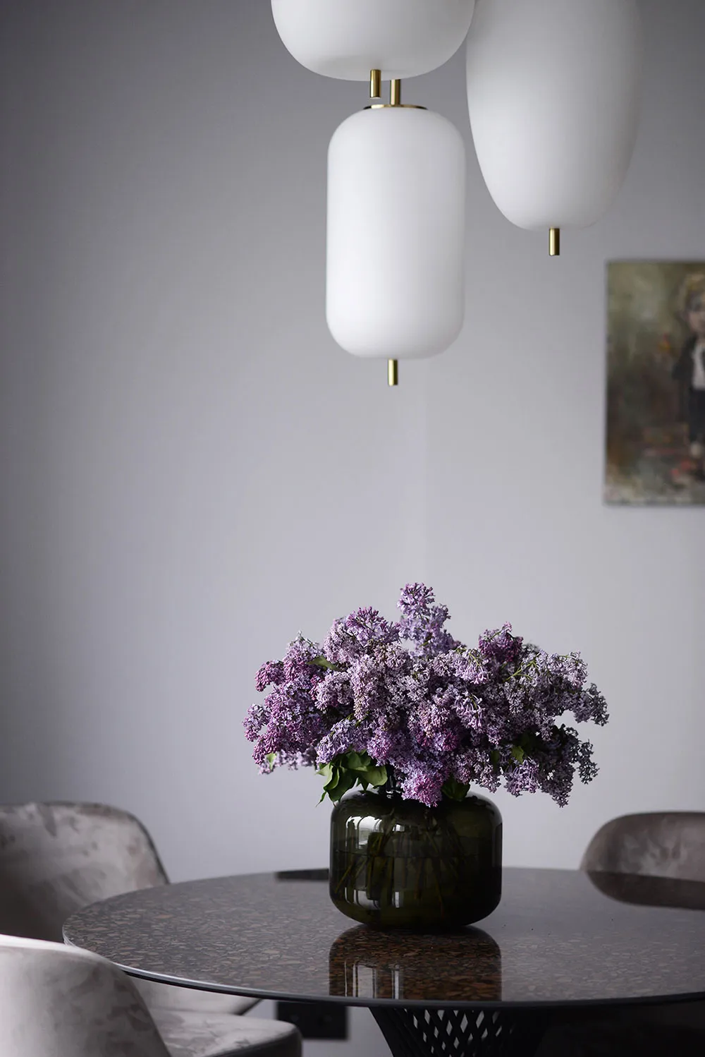 Diseños de interiores elegantes y sobrios en apartamento moderno en Kiev (76 m²) - Gallery image 3