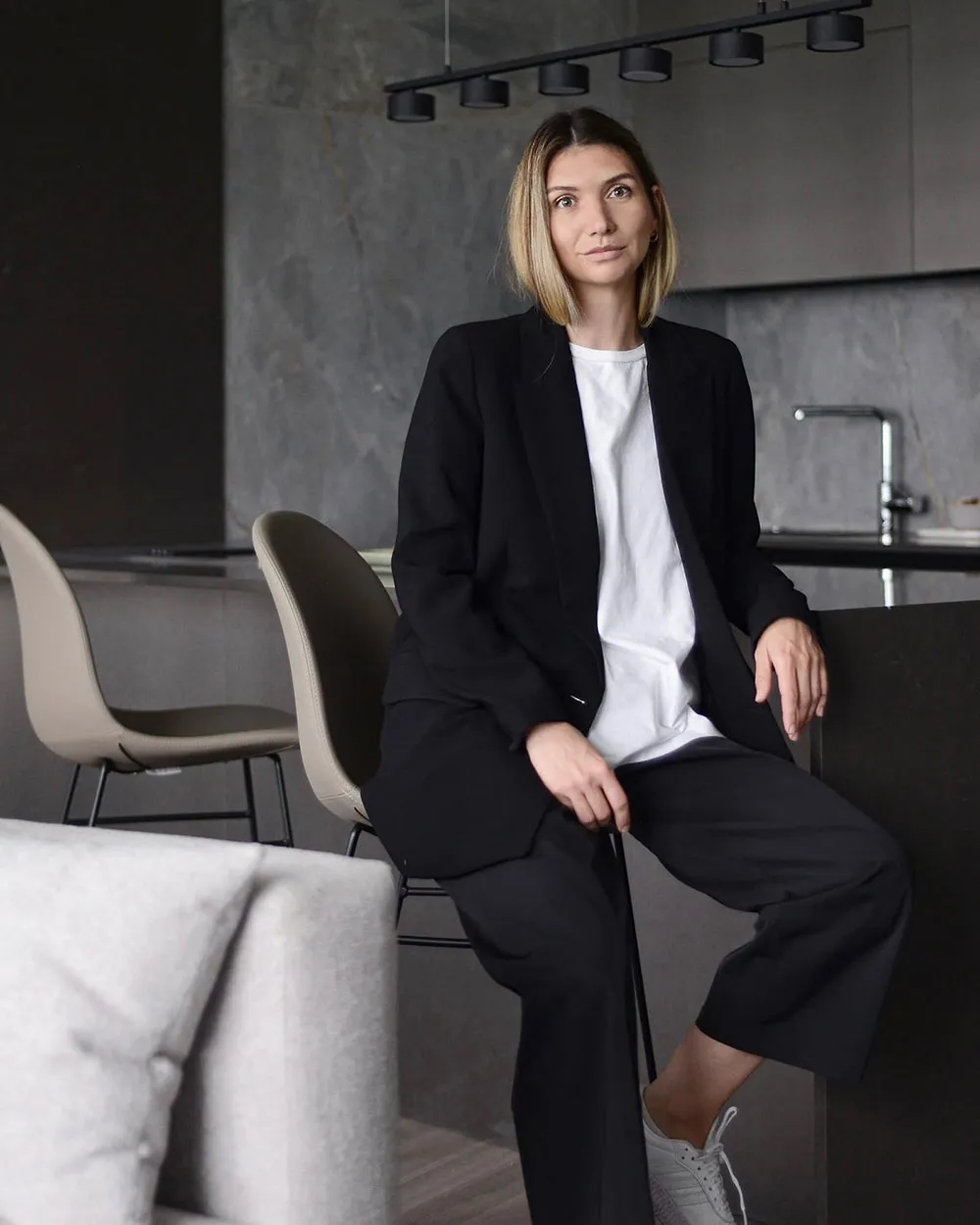 Diseños de interiores elegantes y sobrios en apartamento moderno en Kiev (76 m²) - Gallery image 18