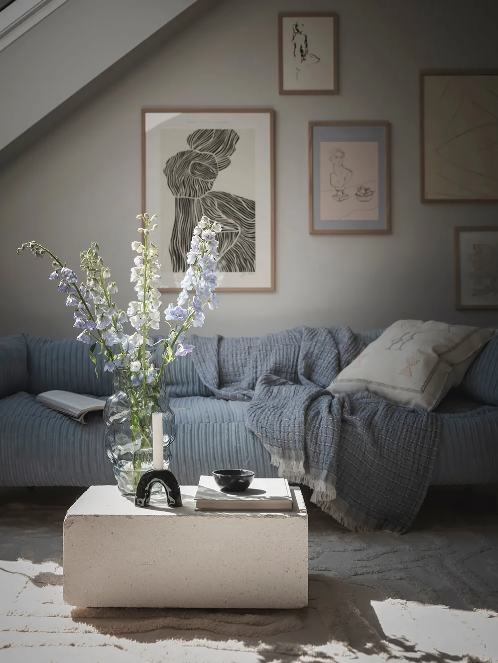 Lekki i przestronny интерьер małej mansardówki w Gotenborgu (36 m²) - Gallery image 10