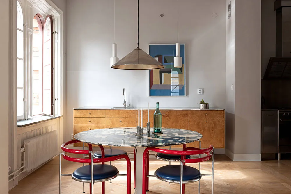 Designmöbel und modernes Kunst: Helle Wohnung in Stockholm - Gallery image 13