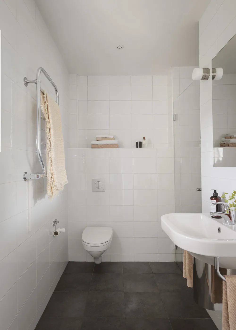 Piękny żółty domek z słończnymi wnętrzami w Szwecji - Gallery image 18