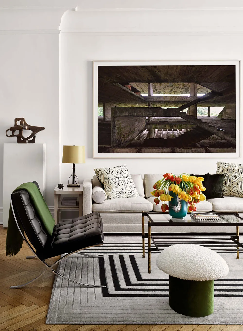 Книги, искусство и атмосфера старой Европы: апартаменты дизайнера в Нью-Йорке - Gallery image 3