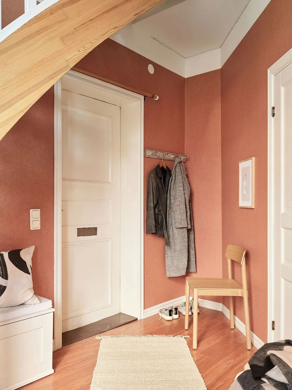 Fenêtre de mansarde luxueuse dans le design d'une appartement à deux étages à Gotenburg (83 m²) - Gallery image 7