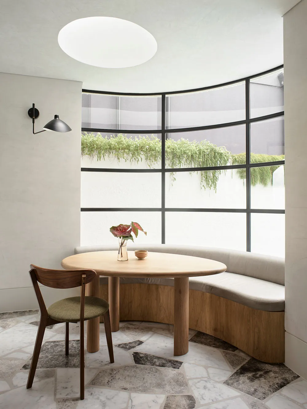 Тепло натурального дерева і елегантність каменю: затишний будинок у Сіднеї - Gallery image 3