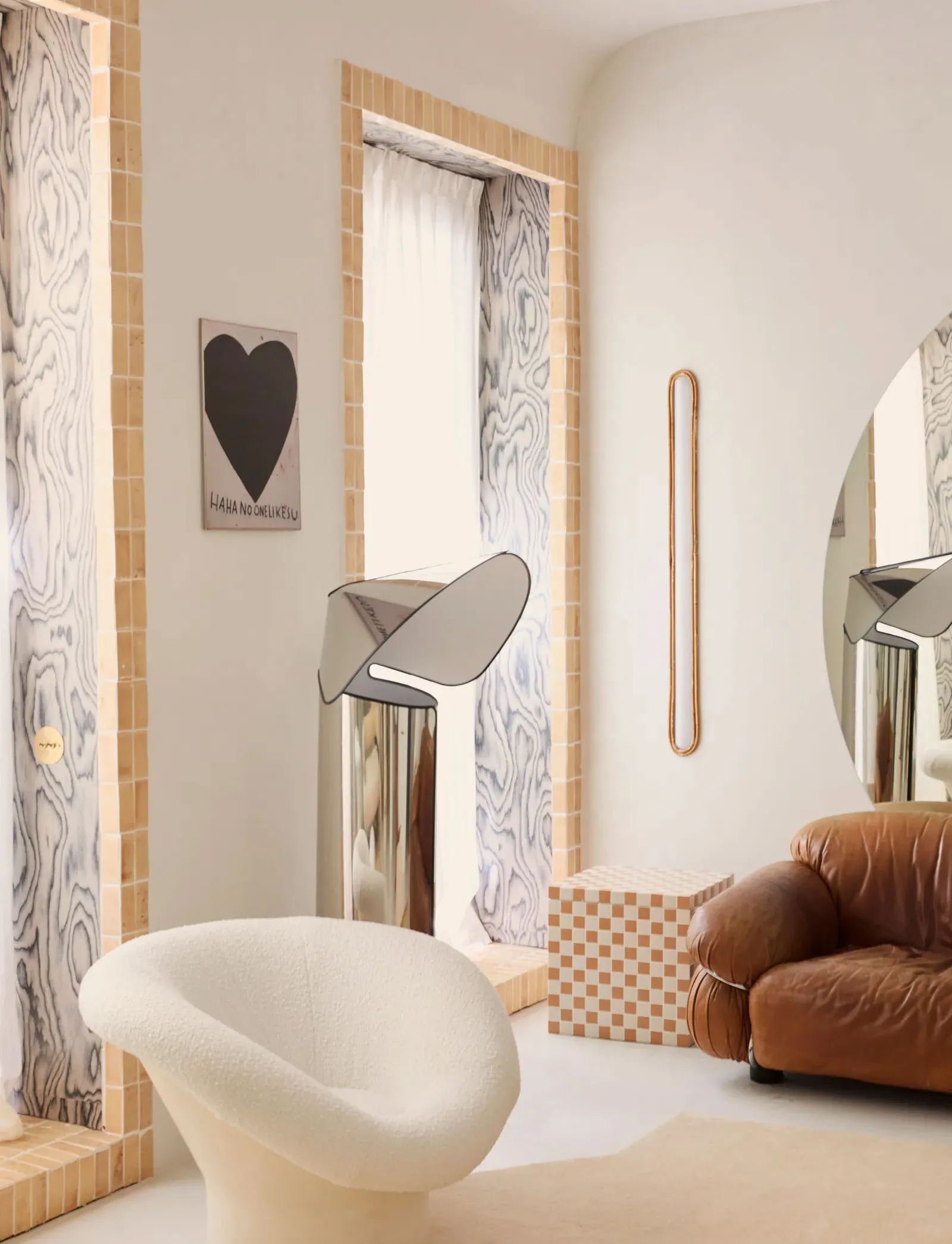 Ekligter Interior in Madrid, inspiriert durch Wüstenlandschaften (37 qm) - Gallery image 1