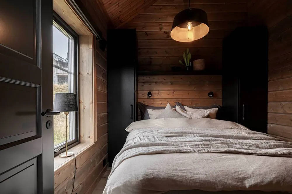 स्वीडन में स्थित एक आधुनिक शैली का घर, जिसमें काले रंग की फर्नीचर है (क्षेत्रफल: 102 वर्ग मीटर) - Gallery image 7