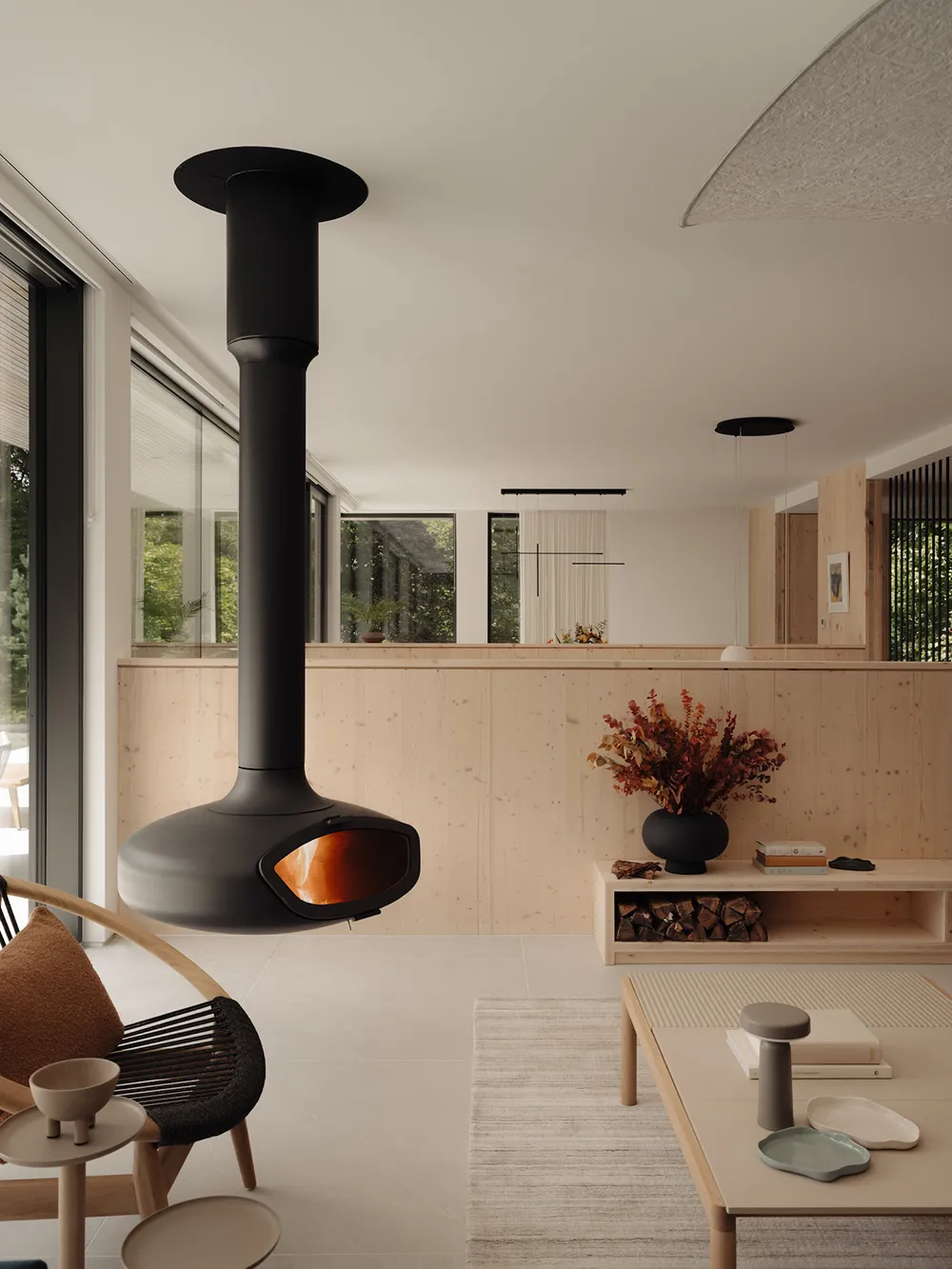 Calor de madera natural y diseño minimalista: casa moderna en Escocia - Gallery image 1