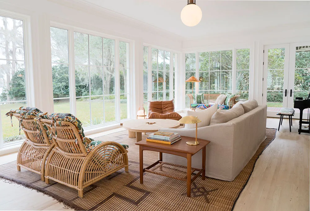 Sala de estar aireada y dormitorios con papel pintado: casa bonita al lado del lago en Florida - Gallery image 10