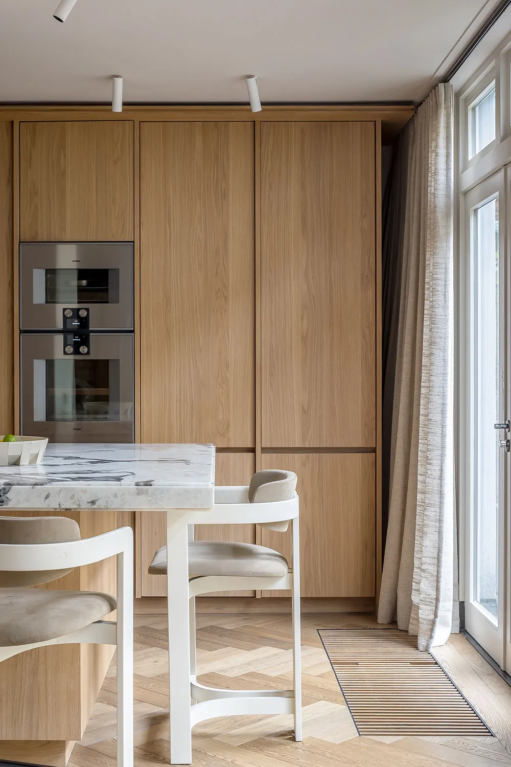 Diseño contemporáneo refinado del estudio holandés Framework Studio - Gallery image 18