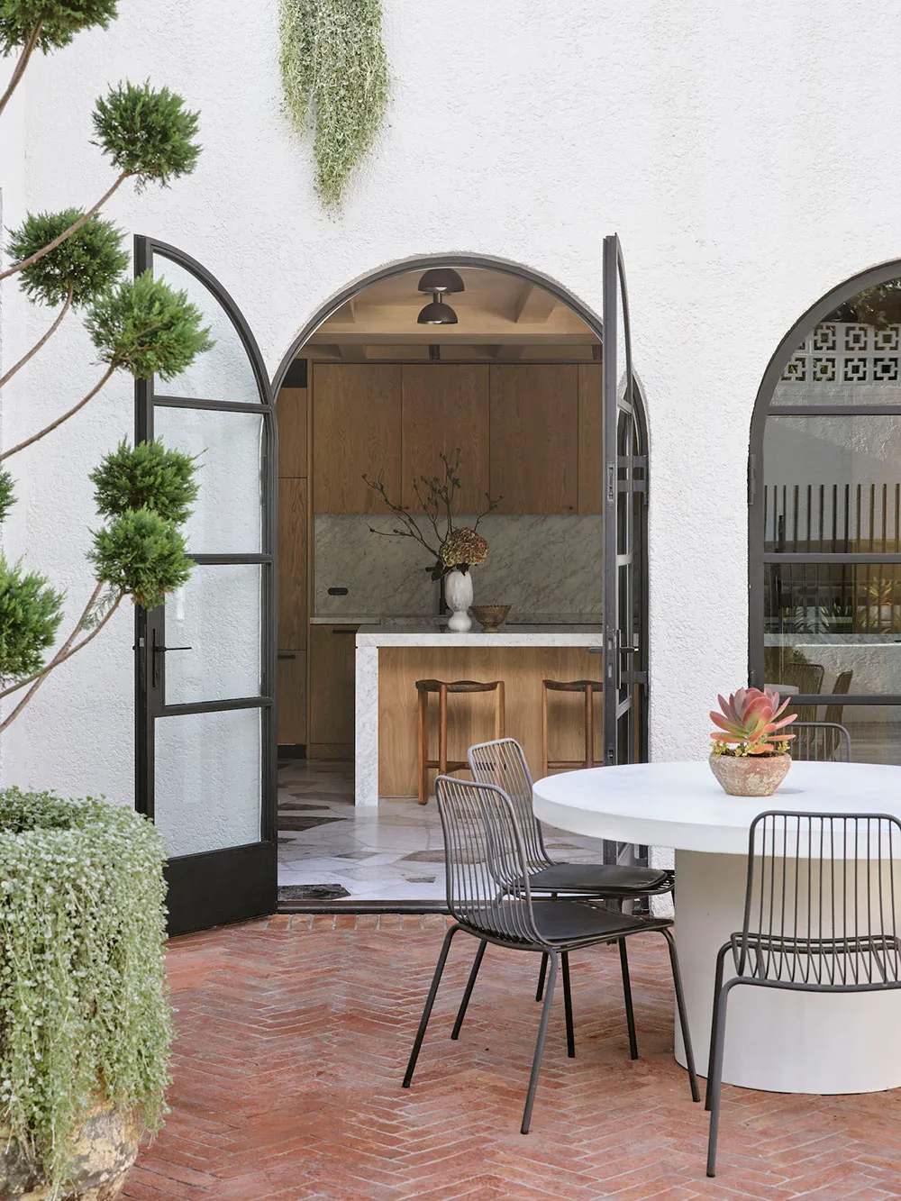 Тепло натурального дерева і елегантність каменю: затишний будинок у Сіднеї - Gallery image 25