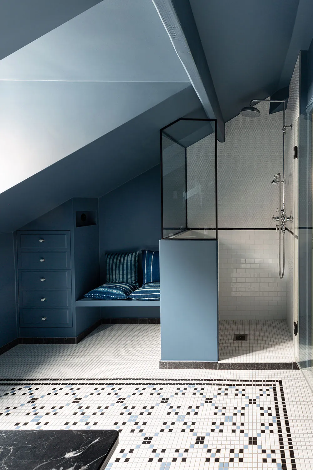 Beautiful Apartments with Charming Bright Interiors for Families in Paris - Gallery image 24