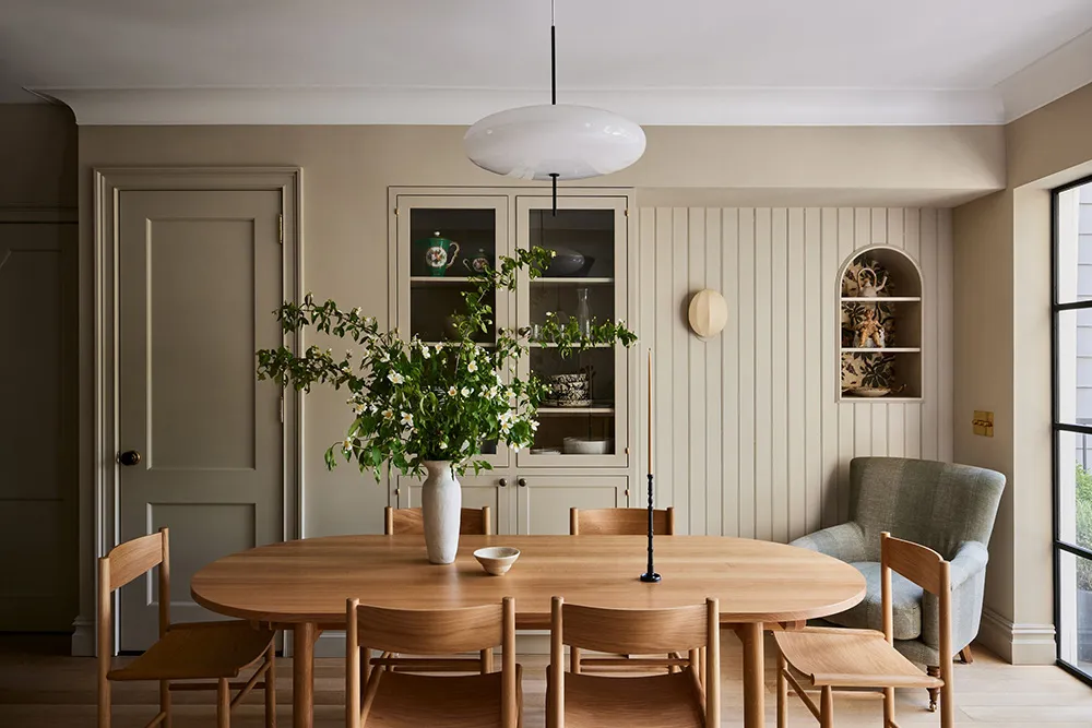 Diseño estadounidense moderno y elegante en nuevas obras de Nicole Franzen - Gallery image 23