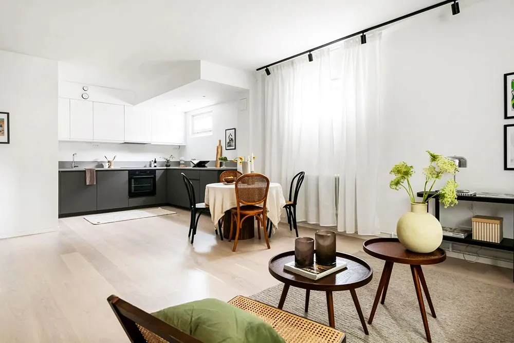 Cloisonnement en verre et chambre verte : appartement en Suède (56 m²) - Gallery image 8