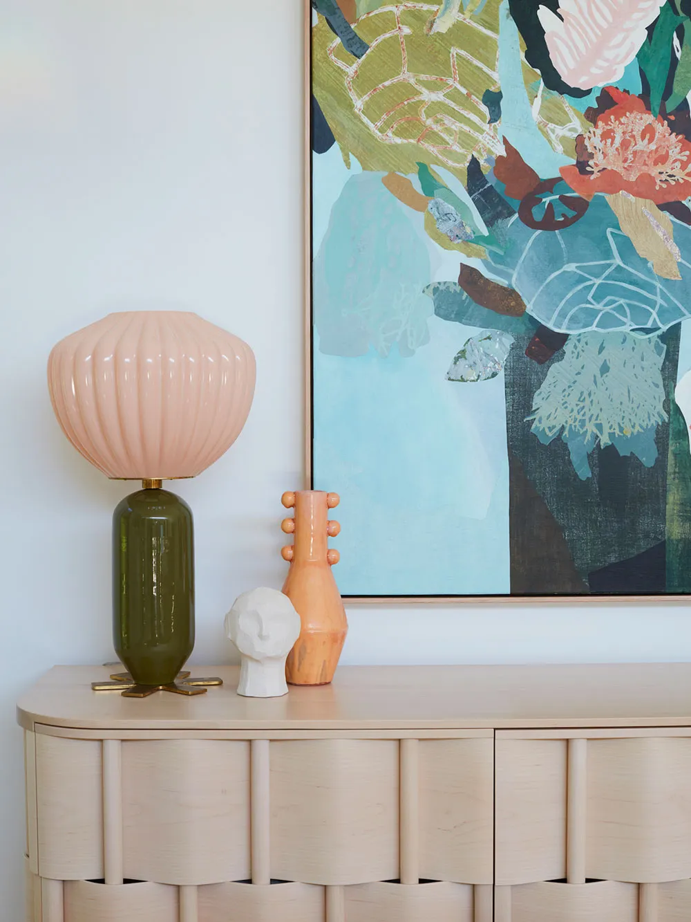 Sunlit and vibrant interior of a family home on the coast in Sydney - Gallery image 4