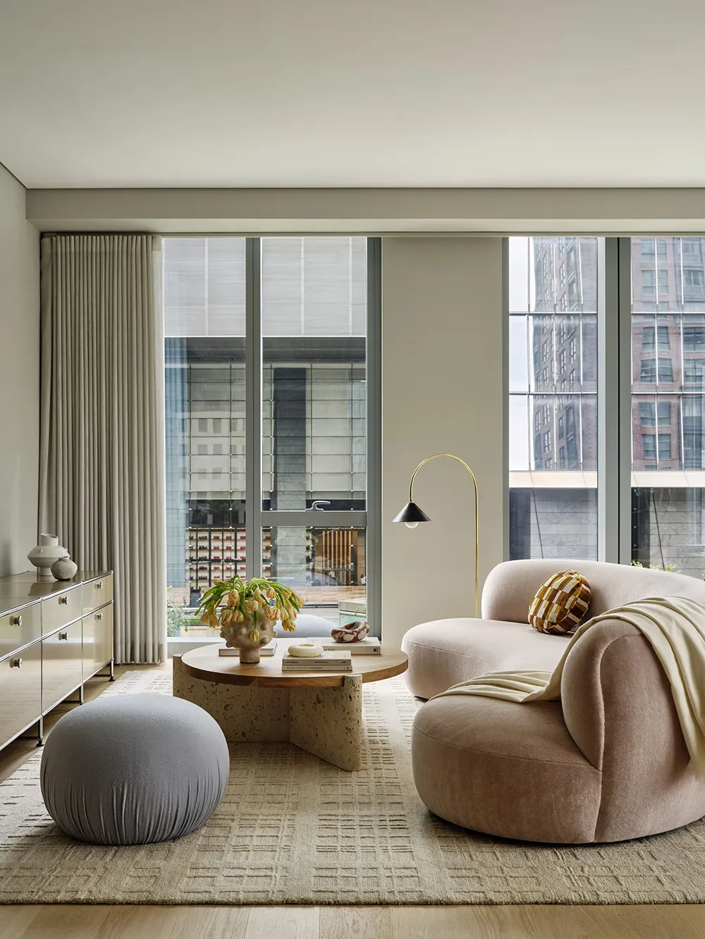 Stylischer Design mit Blick auf Wolkenkratzer: Wohnung in New York - Gallery image 1