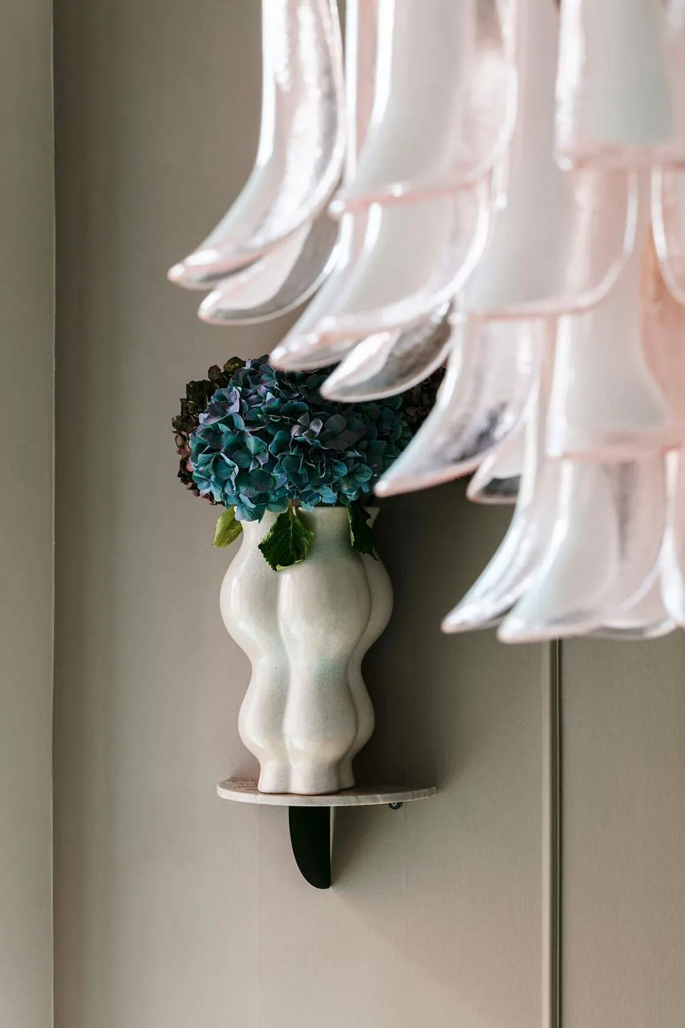 Diseño de interiores vibrante y juguetón de un decorador en Málaga - Gallery image 9