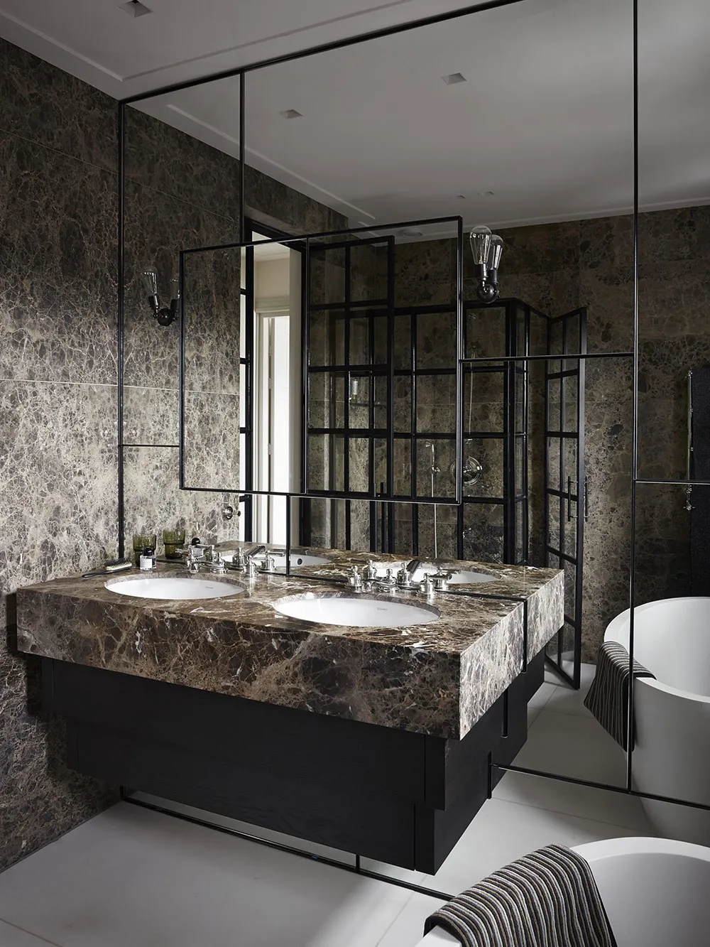 Diseño contemporáneo refinado del estudio holandés Framework Studio - Gallery image 35