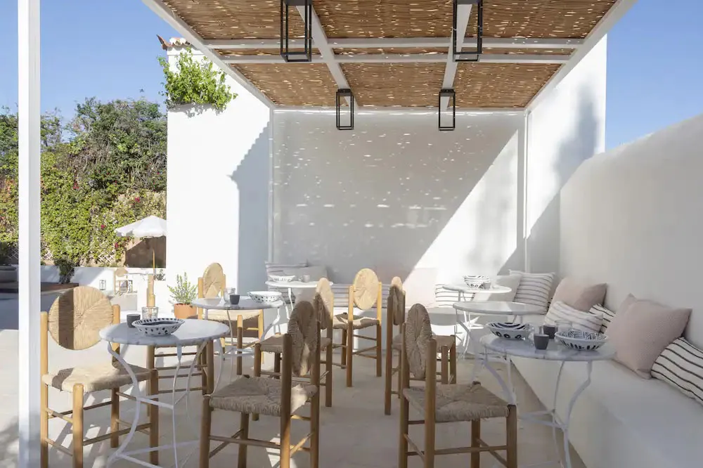 Diseño moderno y estilo griego: hotel Yayaki en la isla de Spetses, Grecia - Gallery image 17