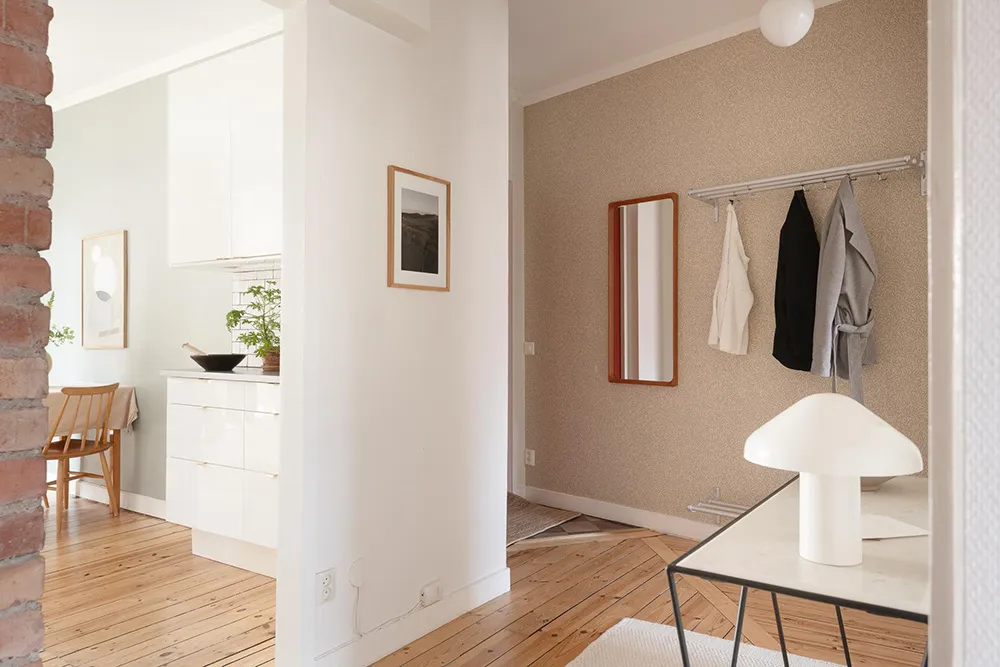 Murs bleus et meubles blancs : appartement à Göteborg (76 m²) - Gallery image 35