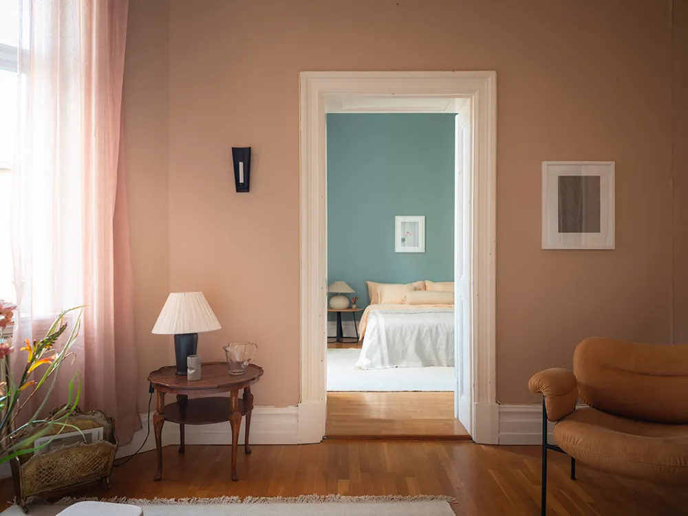 Rose et autres teintes douces dans la conception d'un appartement suédois (89 m²) - Gallery image 3