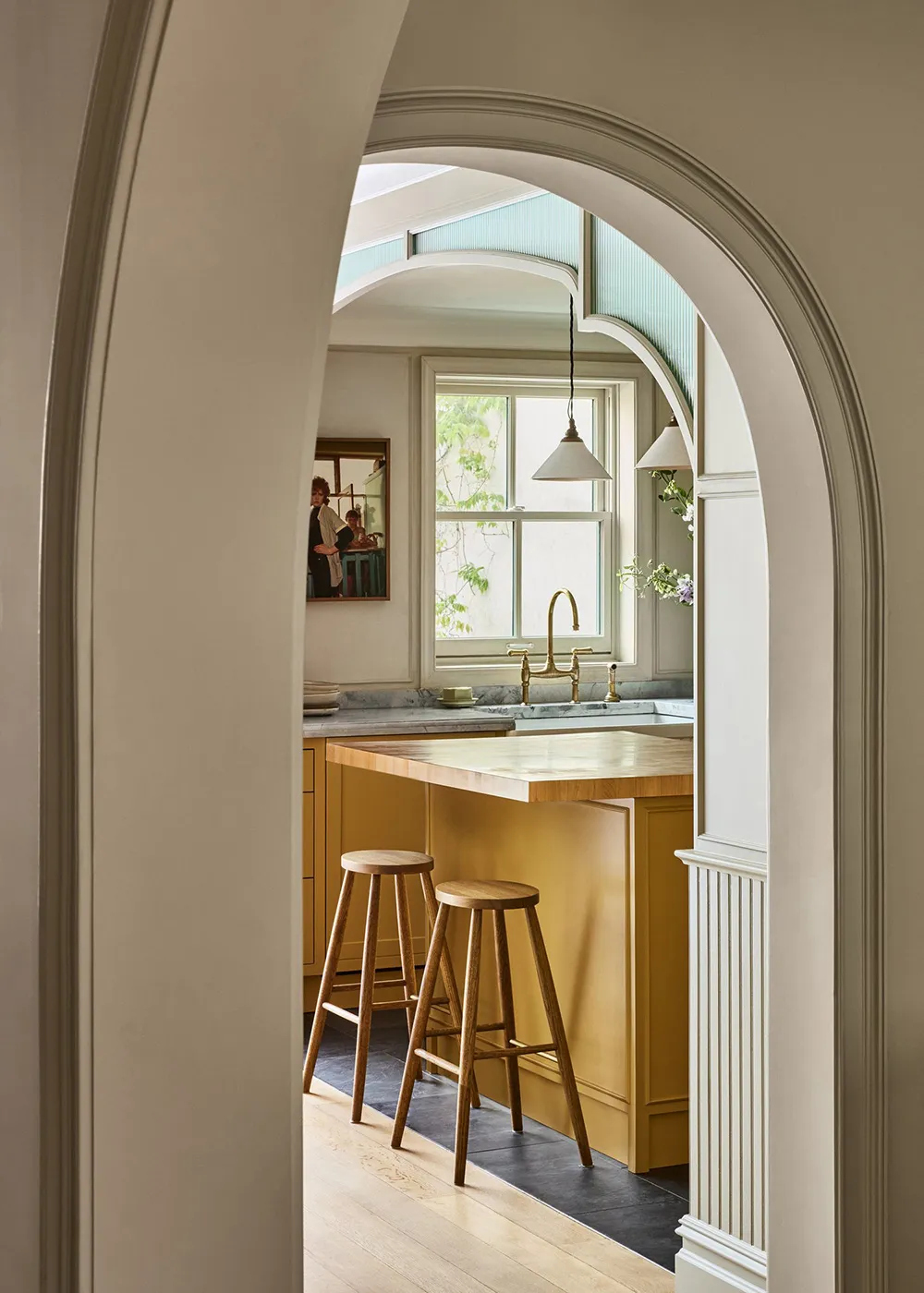 Diseño estadounidense moderno y elegante en nuevas obras de Nicole Franzen - Gallery image 25