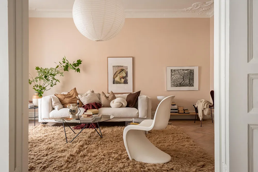 Stylische moderne Interieurs einer schwedischen Wohnung in einem alten Haus - Gallery image 18