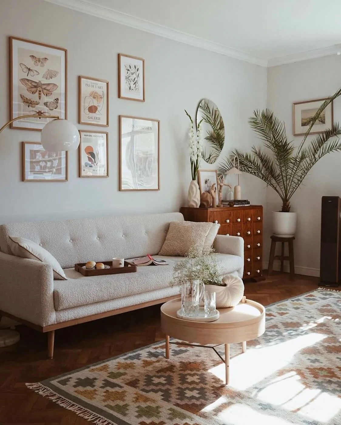 Intérieur lumineux d'appartement en Pologne inspiré par les motifs scandinaves - Gallery image 2