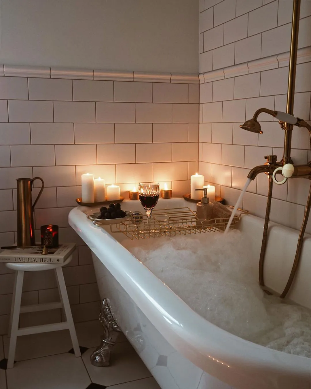 Intérieur lumineux d'appartement en Pologne inspiré par les motifs scandinaves - Gallery image 27