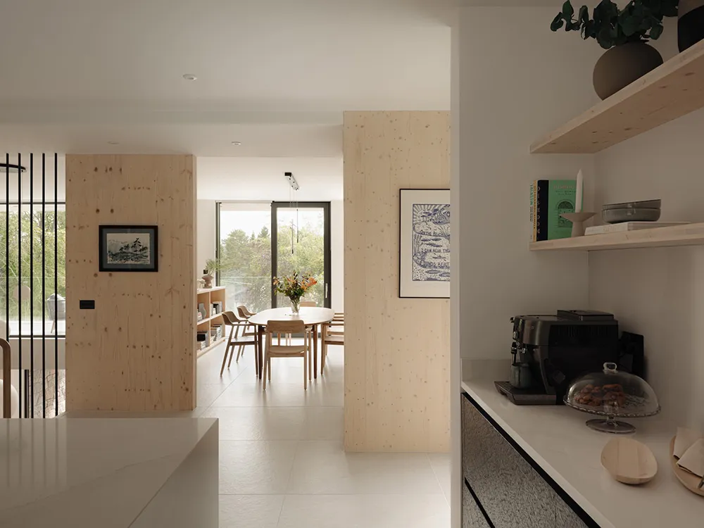 Calor de madera natural y diseño minimalista: casa moderna en Escocia - Gallery image 4