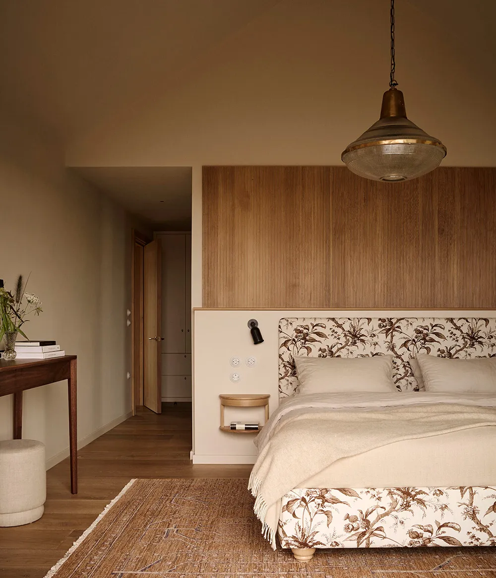 Mix cosy de style anglais et scandinave dans les œuvres de l'atelier Pernille Lind - Gallery image 9