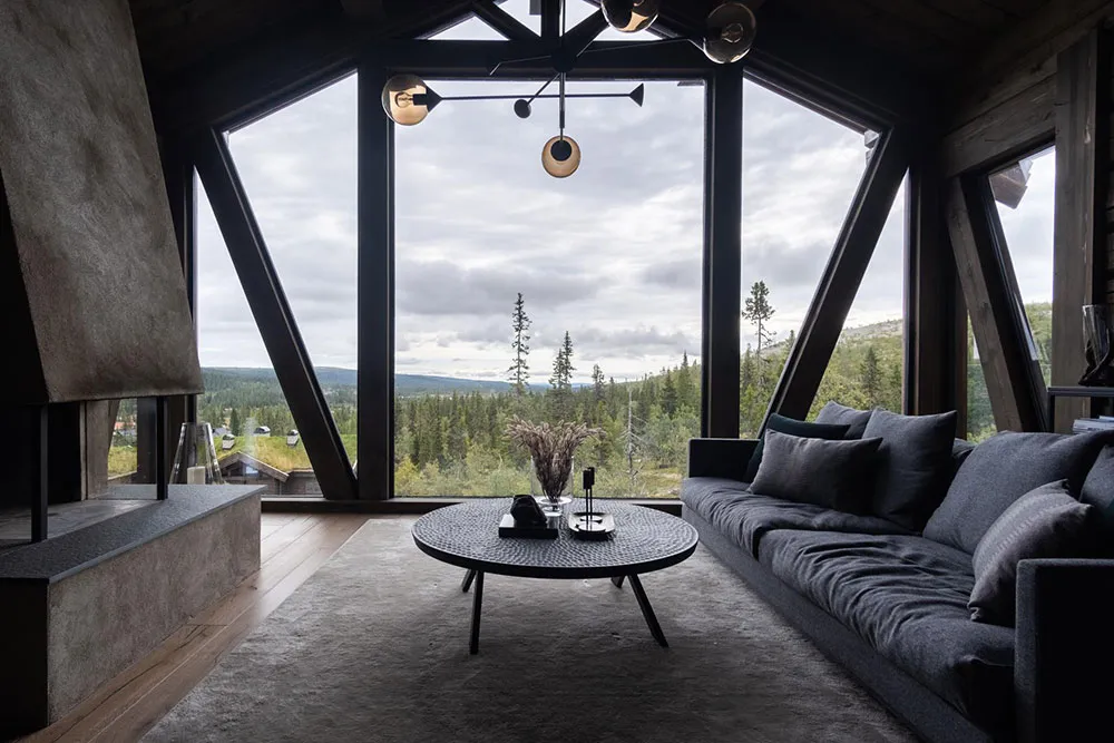 Hölzerner Holzhütte in Schweden mit stylischen Interiern - Gallery image 2