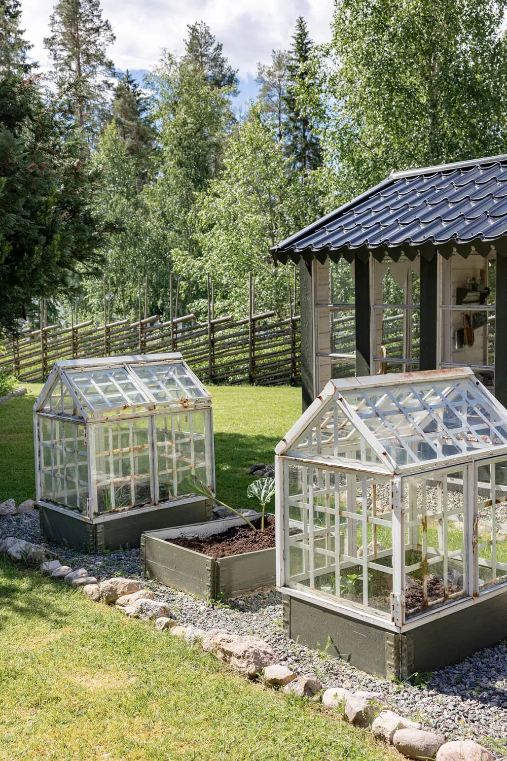 Cozy Swedish cottage with a cute children's cabin - Gallery image 9