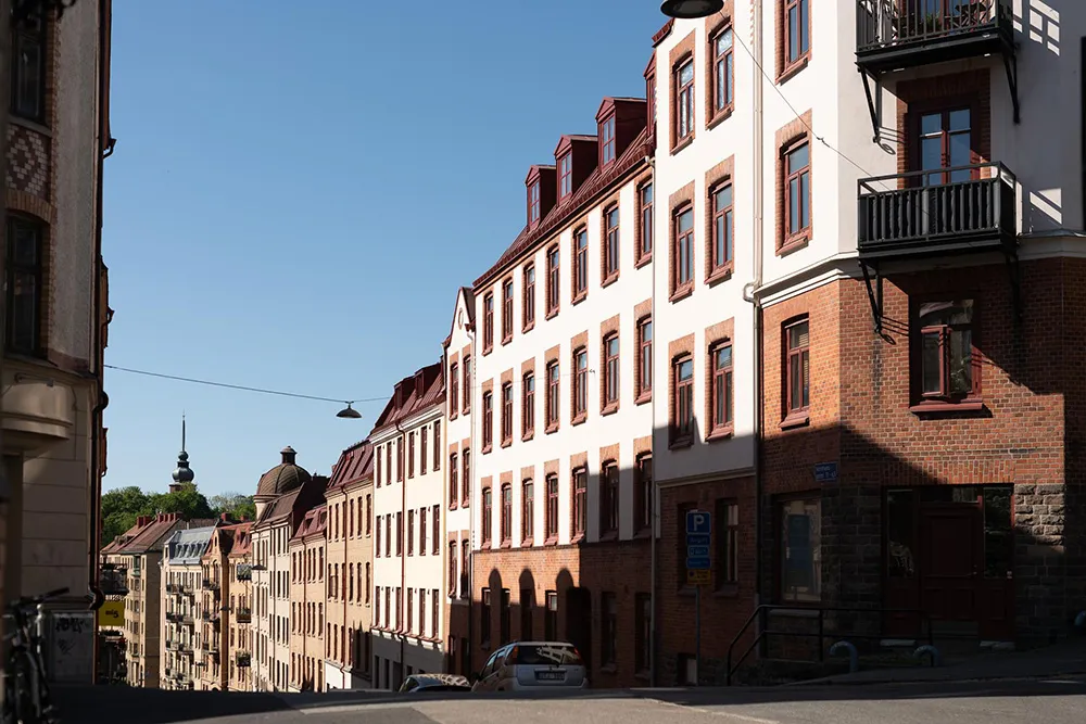 Murs bleus et meubles blancs : appartement à Göteborg (76 m²) - Gallery image 38